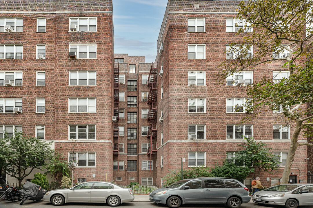 The Monroe in Jackson Heights, NY - Foto de edificio