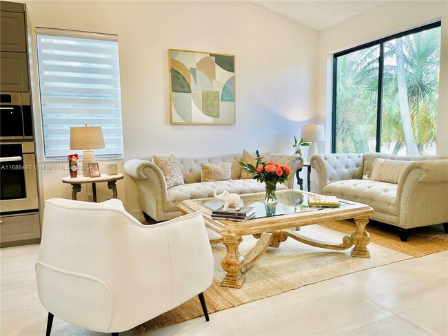 650 Falling Water Rd in Weston, FL - Building Photo - Building Photo