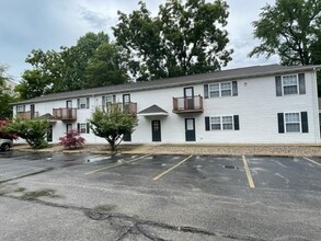 6th St Apartments in Charleston, IL - Building Photo - Building Photo