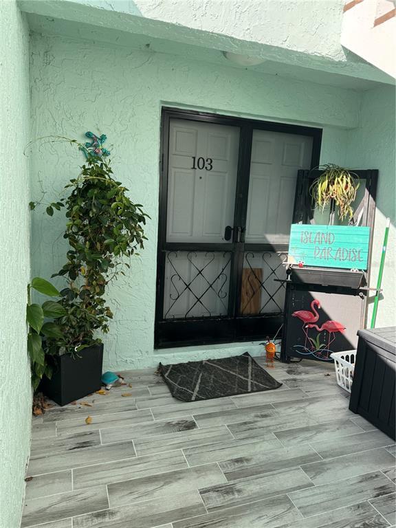 1 Windrush Blvd in Indian Rocks Beach, FL - Foto de edificio - Building Photo