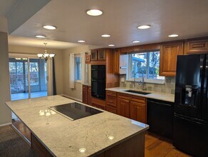 582 S Everett Ct in Lakewood, CO - Building Photo - Building Photo