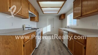 22851 Powhatan Rd in Apple Valley, CA - Building Photo - Building Photo