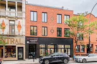2454 Notre-Dame Rue O in Montréal, QC - Building Photo