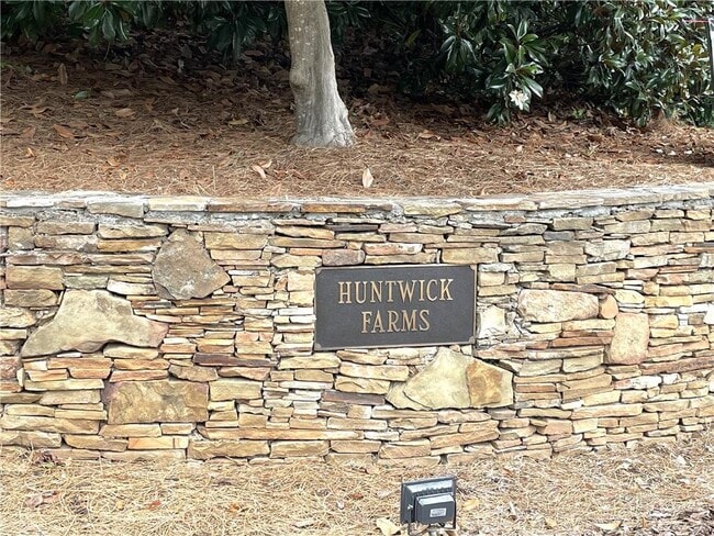 655 Huntwick Pl in Roswell, GA - Building Photo - Building Photo