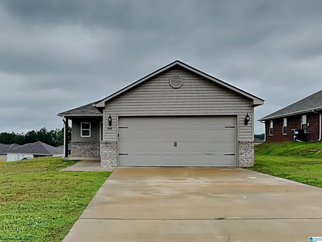 property at 960 Brookhaven Dr