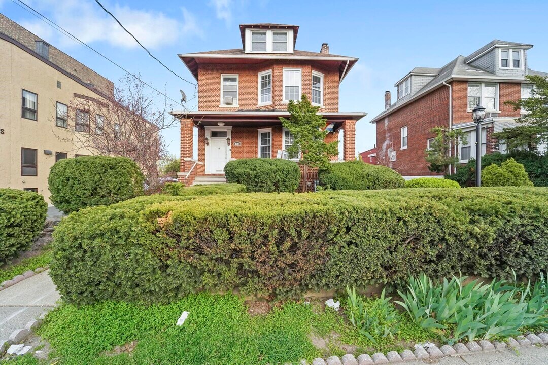 7308 John F. Kennedy Blvd in North Bergen, NJ - Building Photo