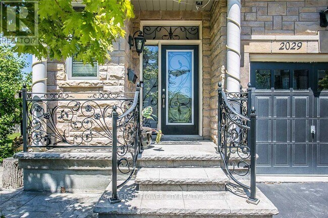 2029 Lushes Ave in Mississauga, ON - Building Photo - Building Photo