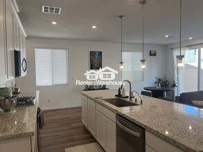 854 Benning St in Henderson, NV - Building Photo - Building Photo
