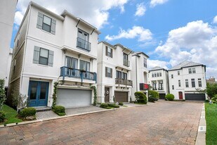 2222 Hilshire Lake Dr in Houston, TX - Building Photo