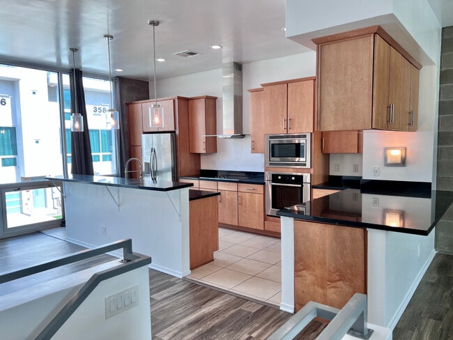 378 S Farmer Ave in Tempe, AZ - Foto de edificio - Building Photo
