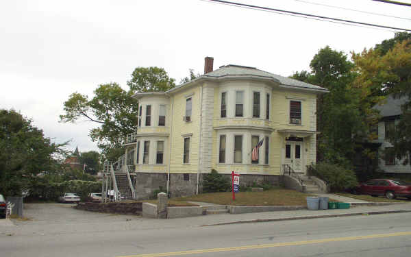 415 Pawtucket St in Lowell, MA - Building Photo