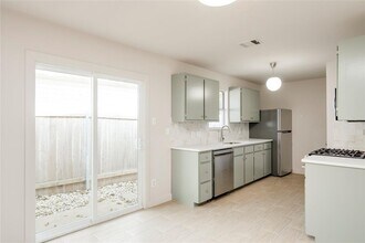 8110 Willet Trail in Austin, TX - Building Photo - Building Photo