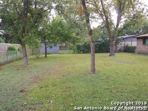 615 Rockhill Dr in San Antonio, TX - Building Photo - Building Photo