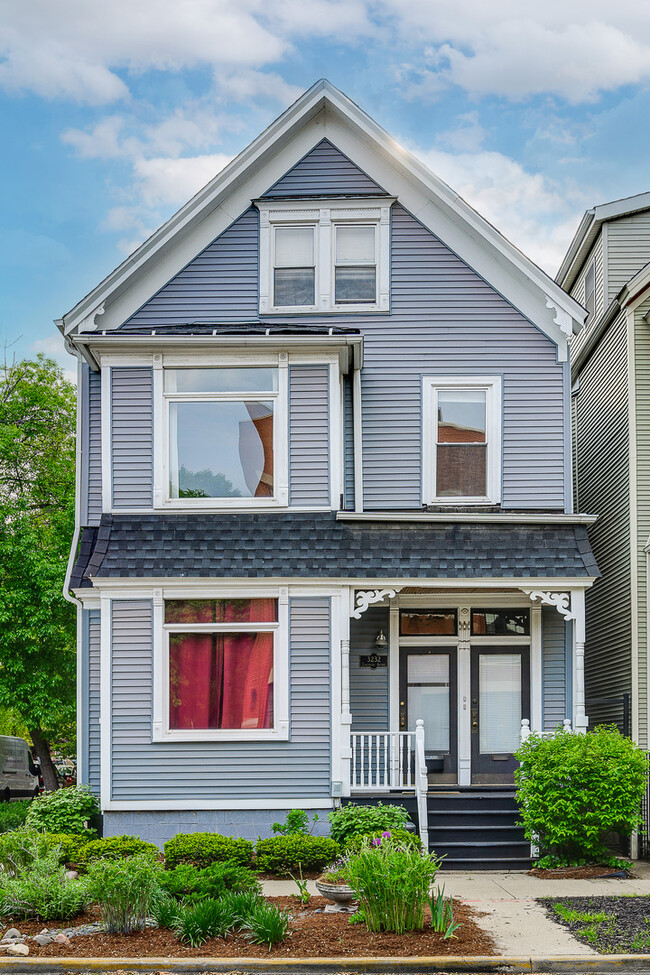 property at 3232 N Lakewood Ave