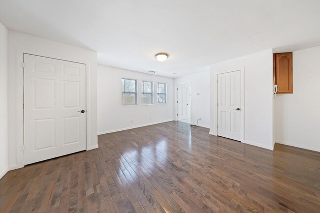 357 S Greenwich St, Unit 6 in Valparaiso, IN - Foto de edificio - Building Photo