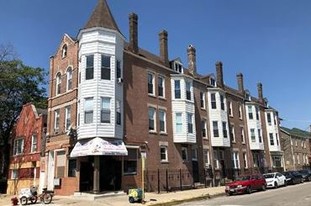 1700 W 19th St in Chicago, IL - Building Photo