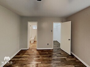 939 N Pleasant Woods Dr in Dallas, TX - Building Photo - Building Photo