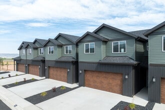 Falcon Ridge in Parowan, UT - Foto de edificio - Building Photo
