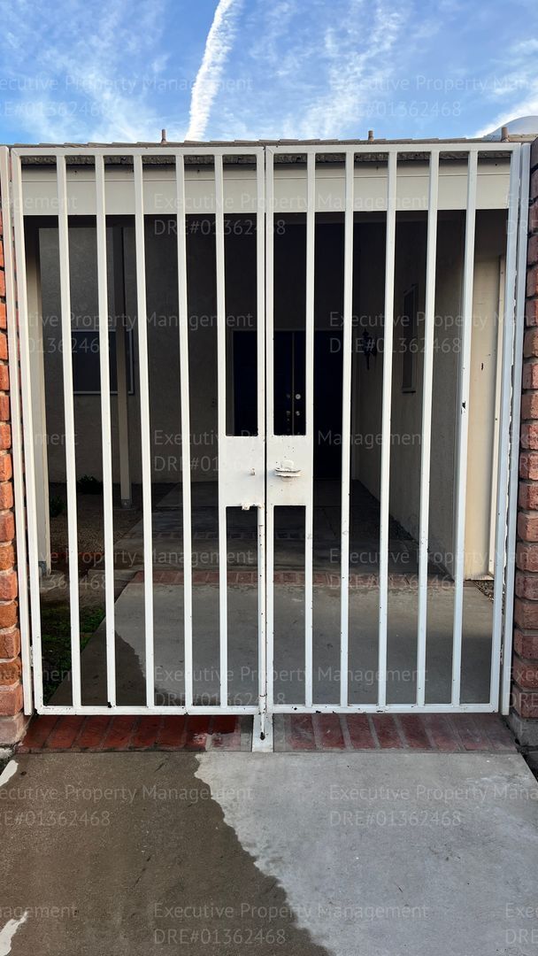 property at 4405 Charter Oaks Ave