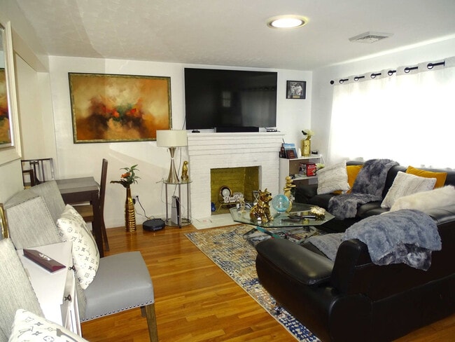 7 Scannell Rd