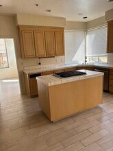 17610 Winding Creek Rd in Salinas, CA - Foto de edificio - Building Photo