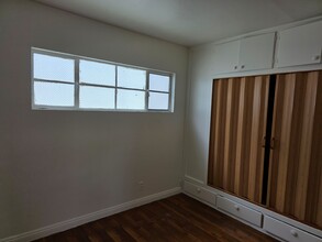 1216 S Glendale Ave, Unit E in Glendale, CA - Foto de edificio - Building Photo