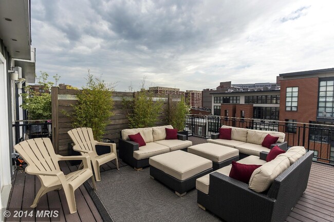 2106 10th St NW, Unit 4 in Washington, DC - Building Photo - Building Photo