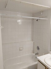 761 SW 148th Ave in Davie, FL - Foto de edificio - Building Photo