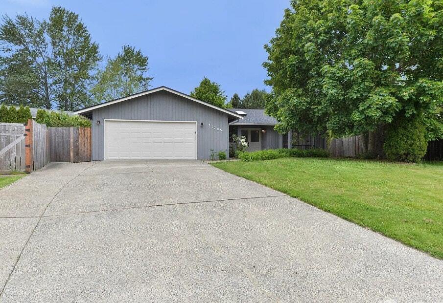 25705 117th Pl SE in Kent, WA - Building Photo