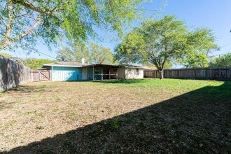 1719 Austin St in Portland, TX - Building Photo - Building Photo