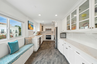 9330 Clifton Way in Beverly Hills, CA - Building Photo - Building Photo
