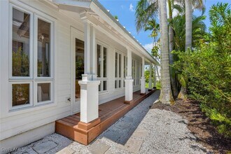 223 11th Ave S in Naples, FL - Building Photo - Building Photo