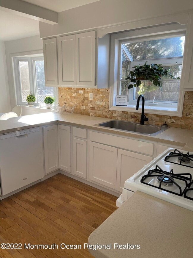 80 Girard Ave in West Long Branch, NJ - Building Photo - Building Photo