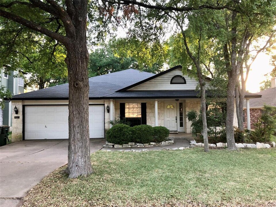 8117 Osborne Dr in Austin, TX - Building Photo