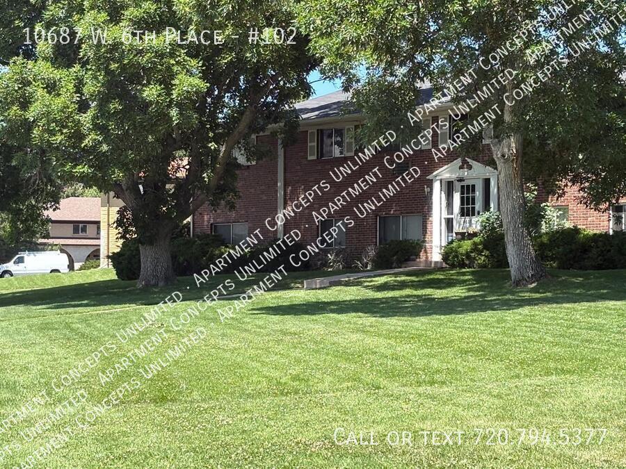 10687 W 6th Pl in Lakewood, CO - Foto de edificio