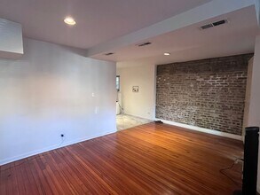 2229 N Southport Ave in Chicago, IL - Building Photo - Building Photo