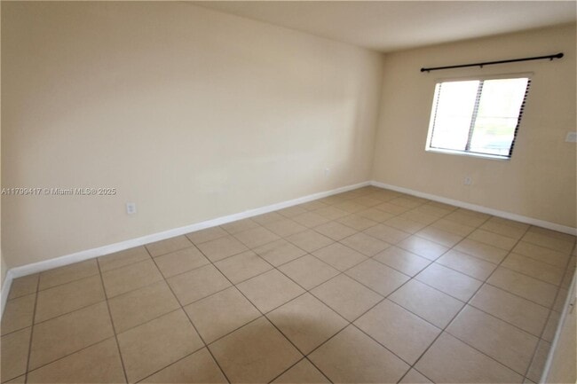 22421 SW 88th Pl in Cutler Bay, FL - Building Photo - Building Photo