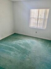 50 Francis Ln in Palm Coast, FL - Foto de edificio - Building Photo