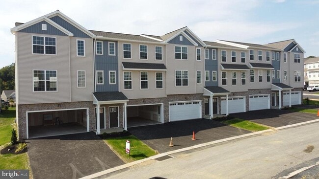 1817 Shady Ln in Mechanicsburg, PA - Building Photo - Building Photo