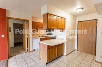 2600 N Career Ave in Sioux Falls, SD - Building Photo - Building Photo