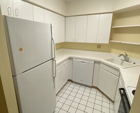 135 Pleasant St in Brookline, MA - Building Photo - Building Photo