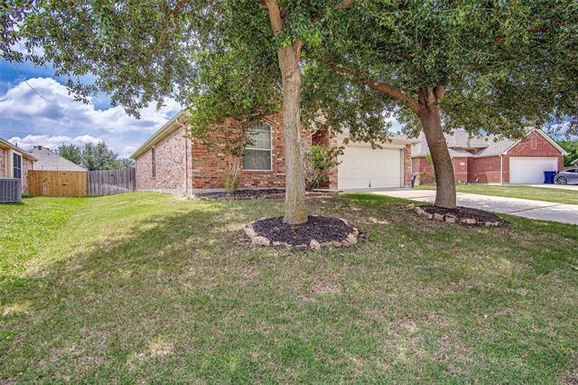 931 Hunter Ln in Burleson, TX - Building Photo - Building Photo