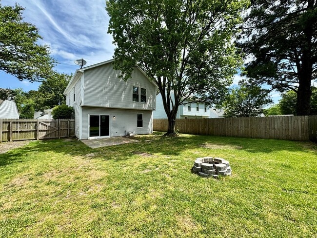 1017 Gauguin Dr in Virginia Beach, VA - Building Photo - Building Photo