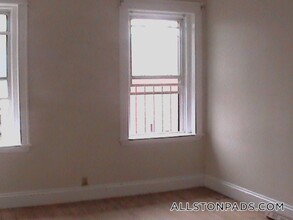 1185 Commonwealth Ave in Boston, MA - Building Photo - Building Photo