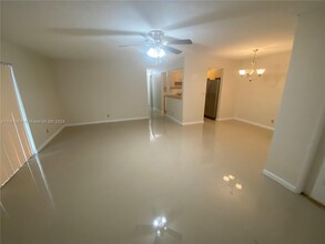 5963 NW 19th Ct-Unit -5963 in Lauderhill, FL - Building Photo - Building Photo