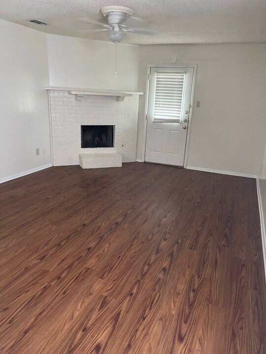 4705 Diaz Ave, Unit 4705 in Fort Worth, TX - Foto de edificio