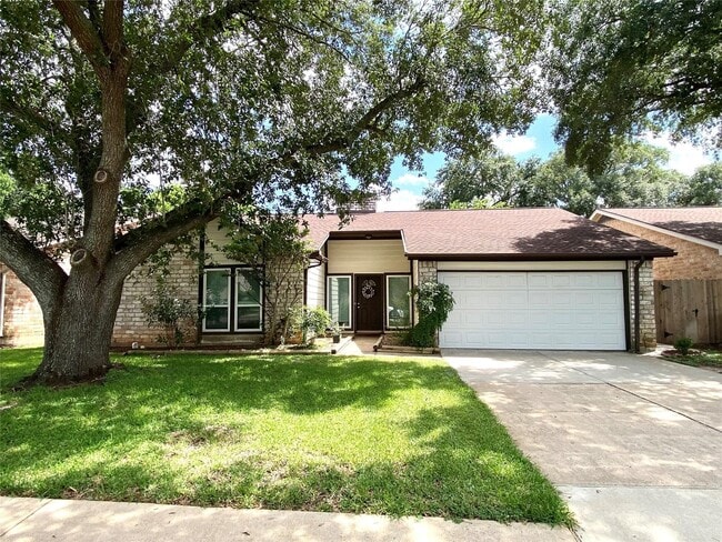 property at 3118 Shawnee Dr