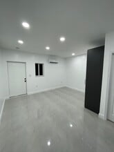 14850 SW 158th St, Unit Studio in Miami, FL - Building Photo - Building Photo