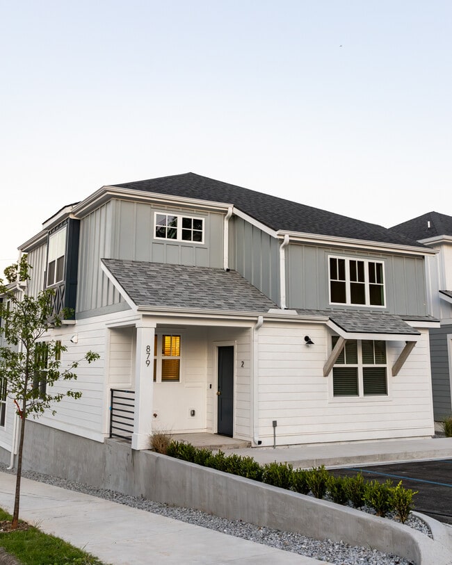 property at 908 W Hughes St