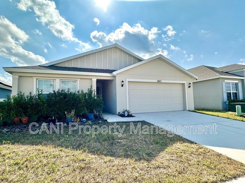 3807 Whitney Wy in Haines City, FL - Building Photo